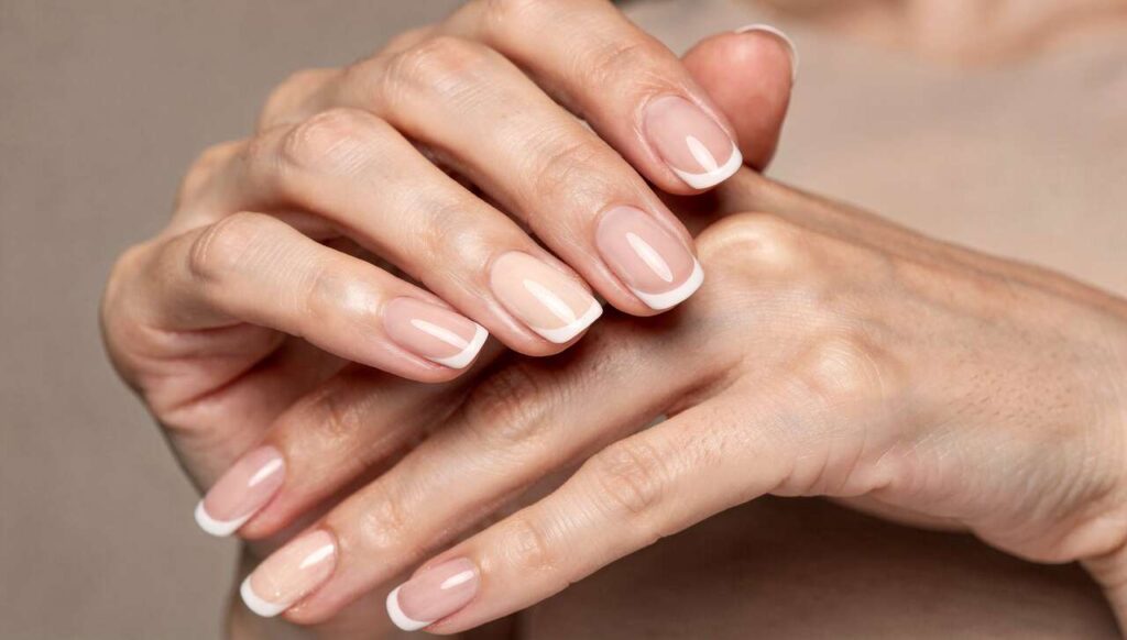 Zart & natürlich: Diese Essie-Lacke zaubern perfekte Milky French Nails